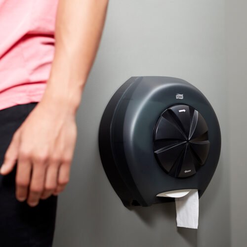 t11-e-com-2-lifestyle-na Tork OptiCore® Mid-size Toilet Paper Roll White T11 36x1755